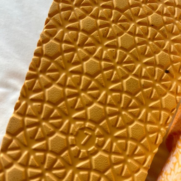 Shade And Shore Yellow/Orange White Floral Sandals NWOT Women's 7 - Picture 3 of 6